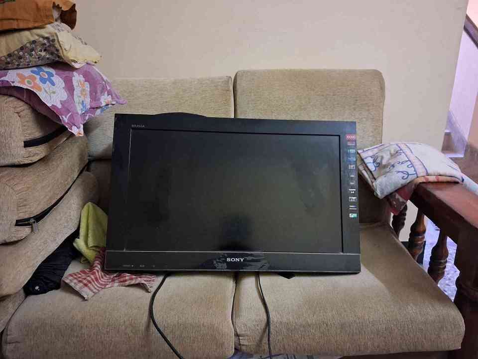 LCD SONY TV FOR SALE
