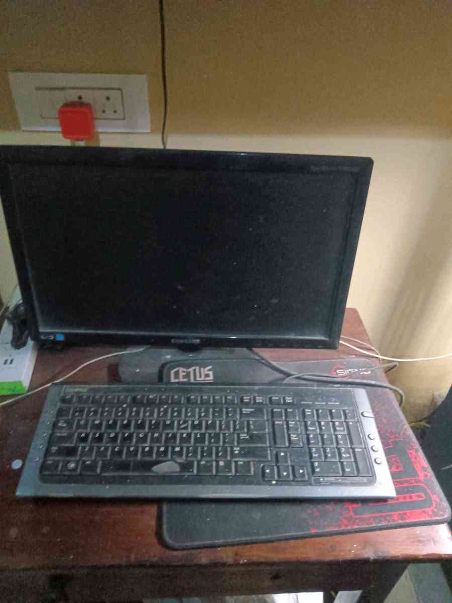 LED DESK TOP COMPUTER WITH UPS CPU