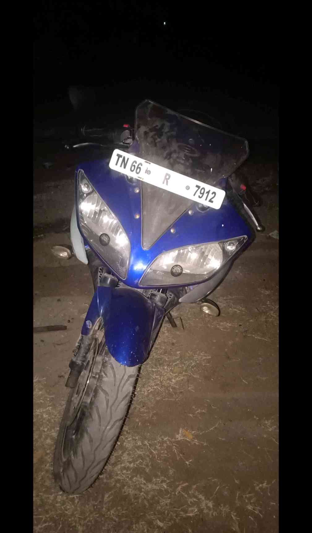 Yamaha R15 V2