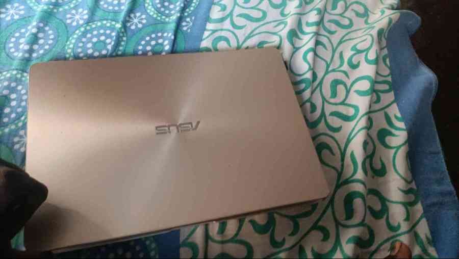 Asus zen book i 5 8 th gen at mint condition