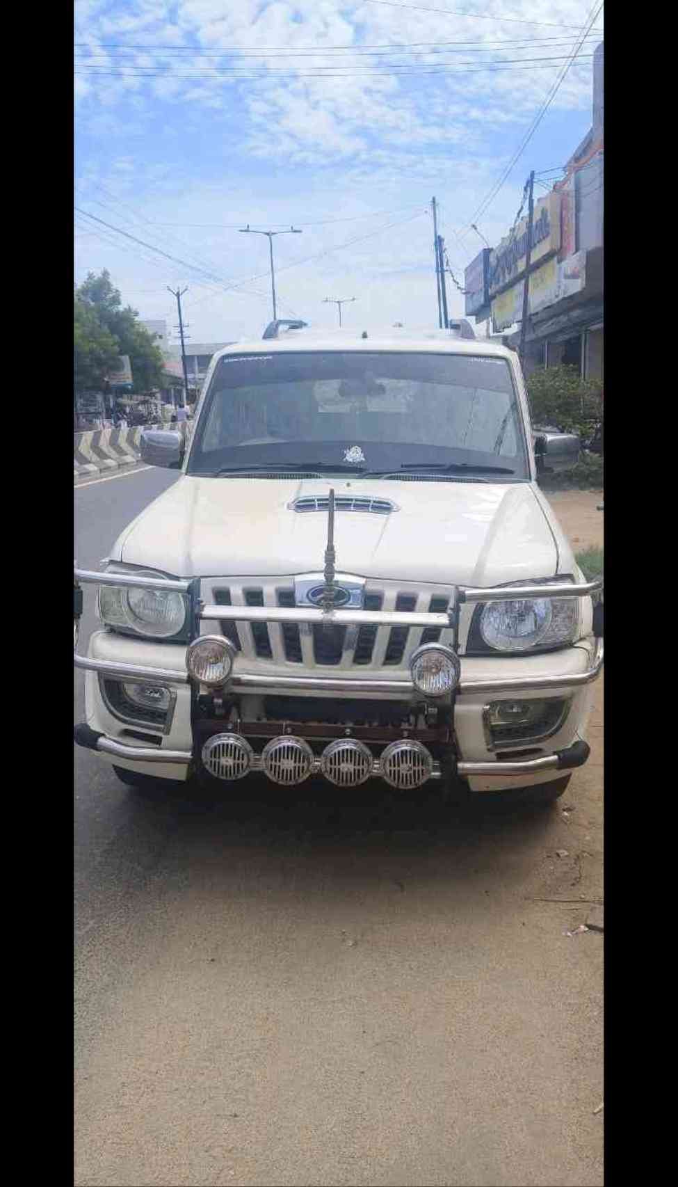 Mahindra Scorpio VLX