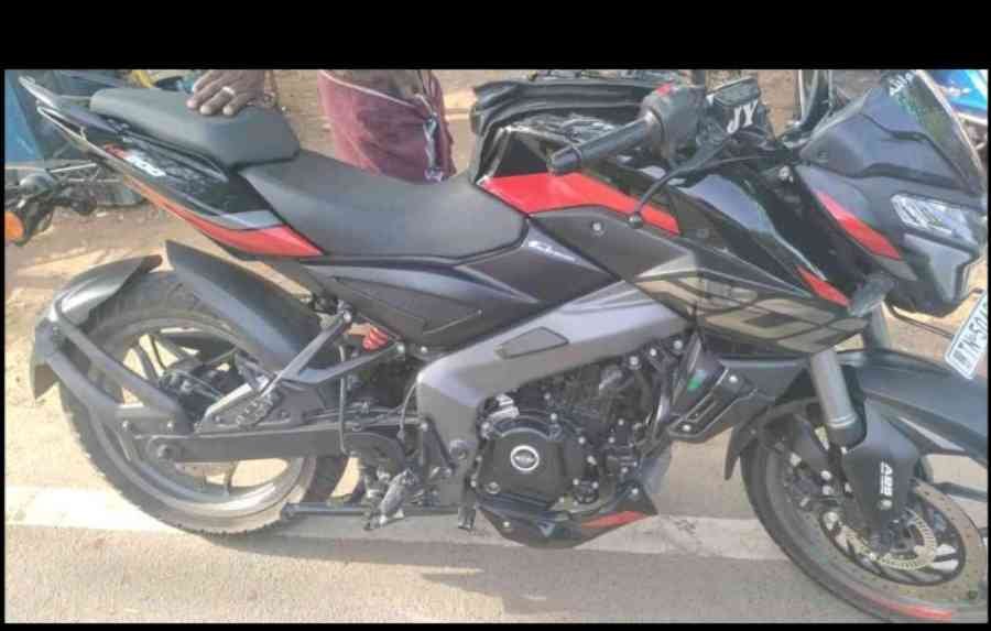 Bajaj ns 200