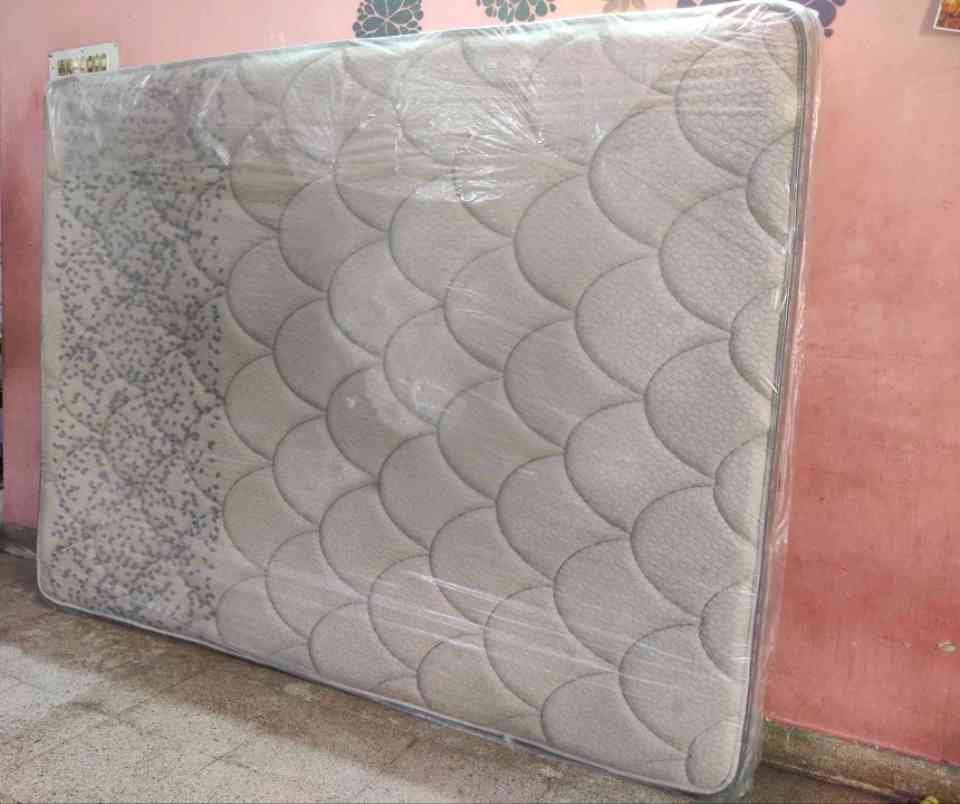 PEPS quin size bed (60*06)