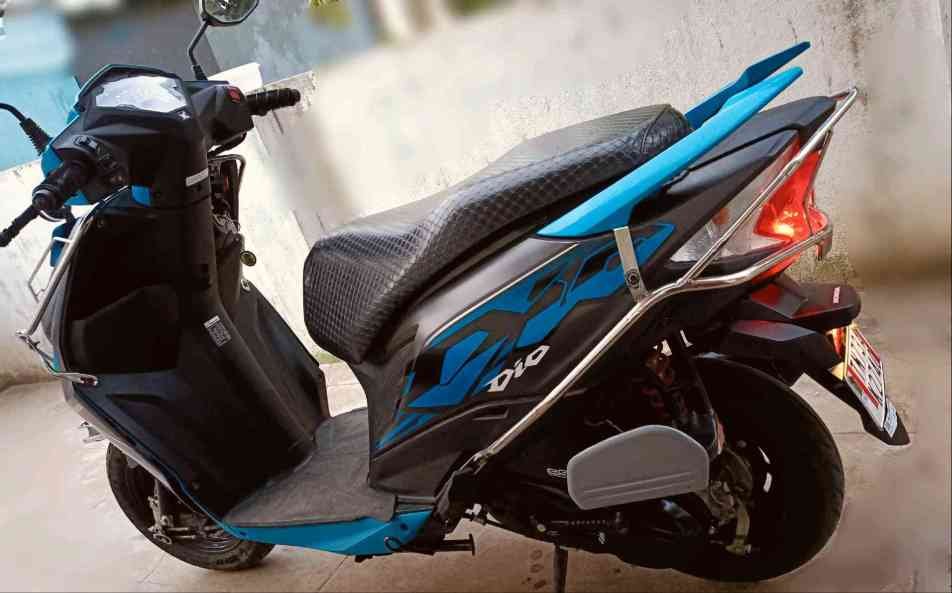 Honda dio blue