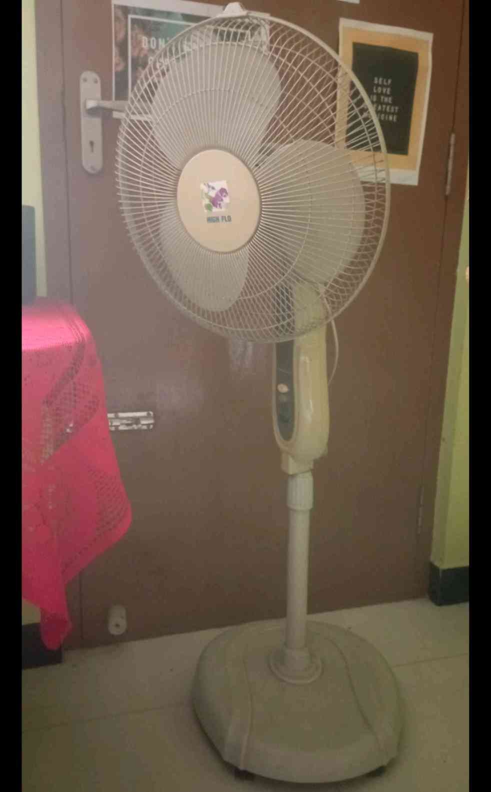 Table fan stand type
