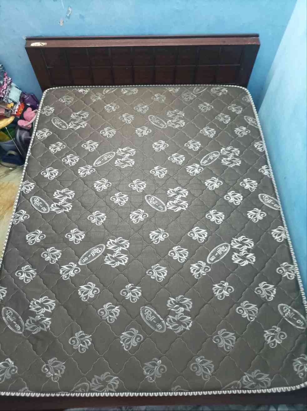 wooden cot n bed
