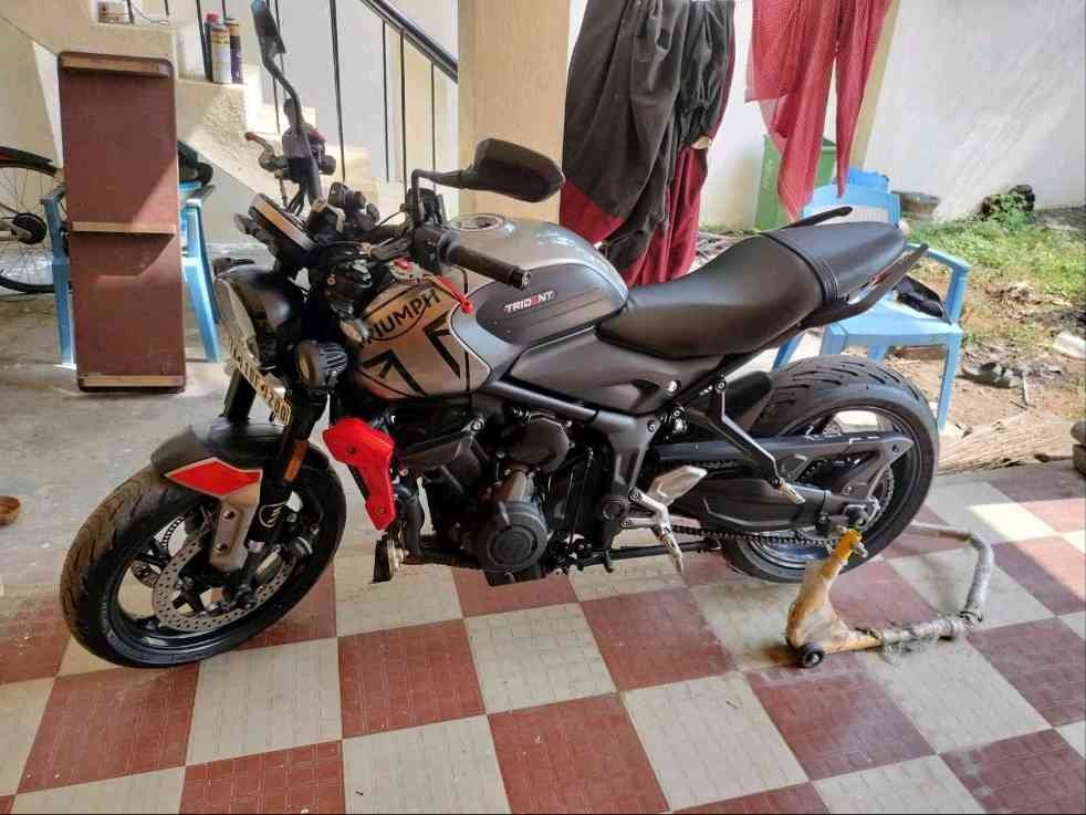 triumph trident 660 (2023)