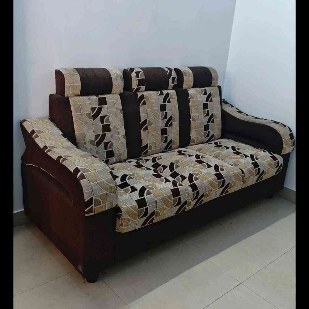 Well-Maintained 5-Seater Sofa Set