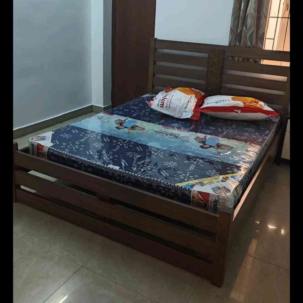 Sturdy Wooden Queen Size Bed with Mattress