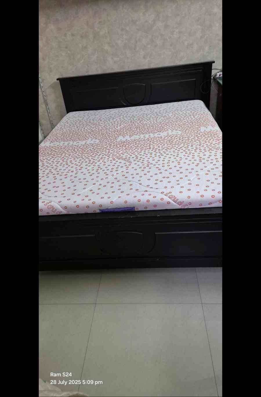 Queen Bed.