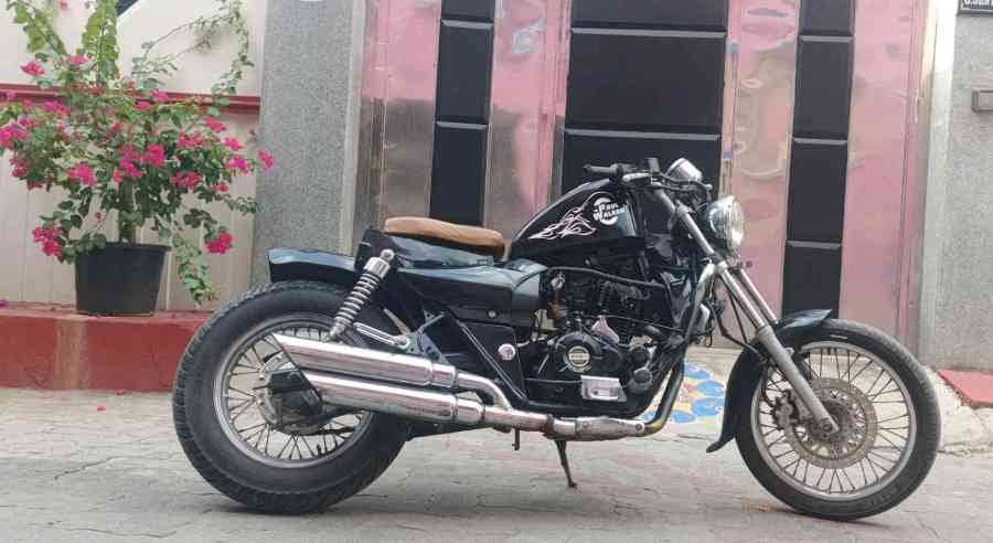 avenger 220