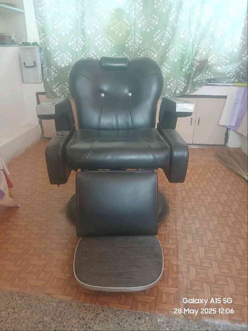 Professional parlour chair