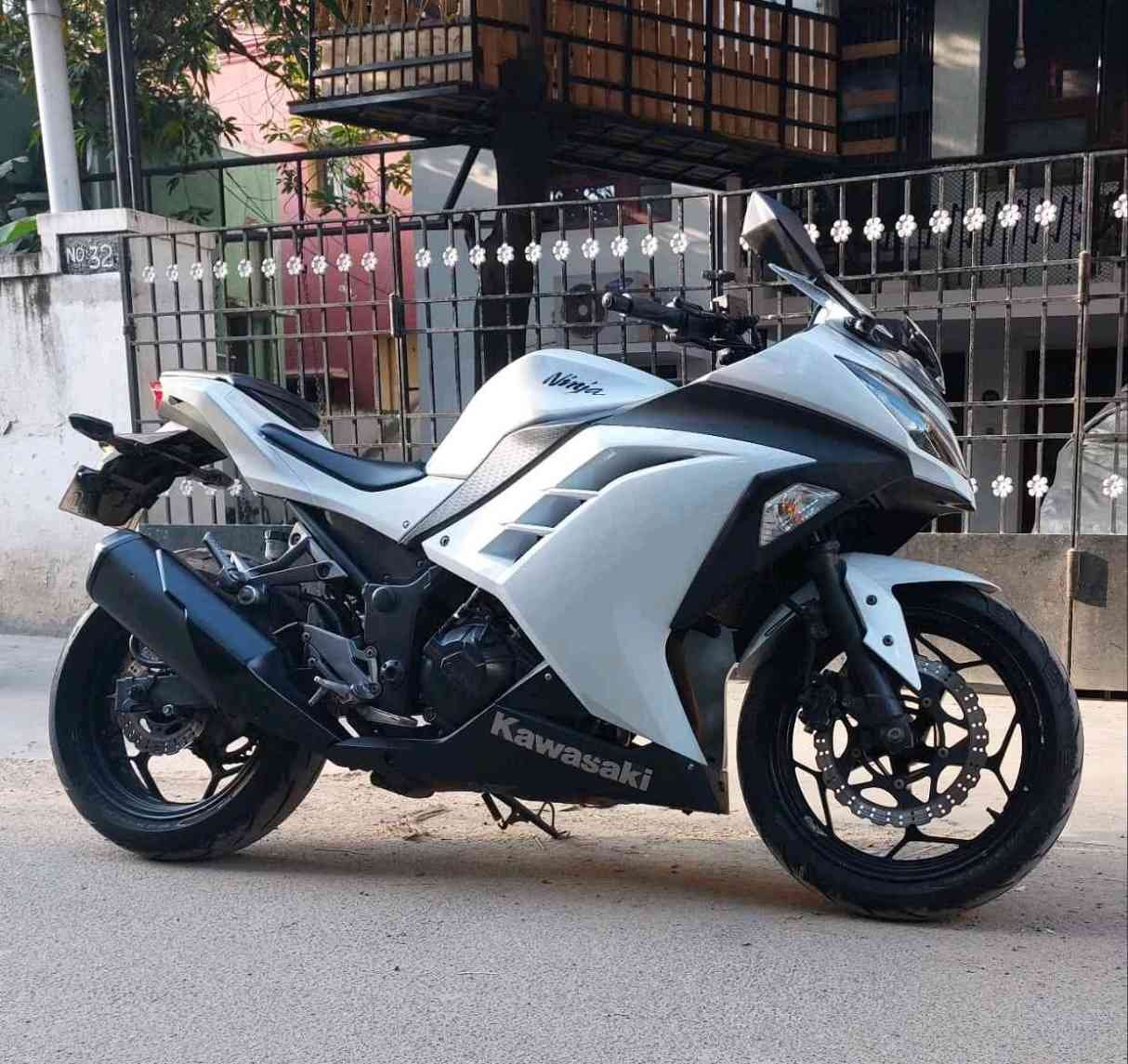 Kawasaki Ninja 300