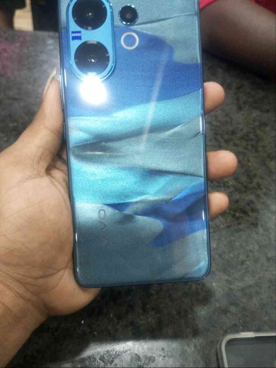Vivo v60 20 days used mobile