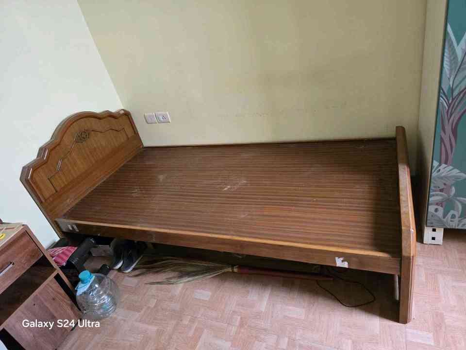 Single Wooden Cot