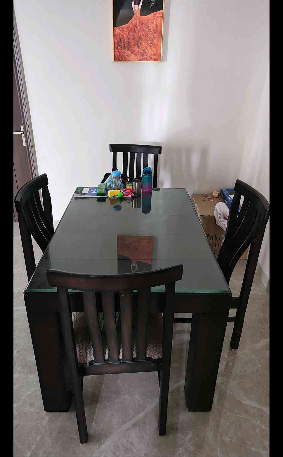 4 seater Dining table with glass top