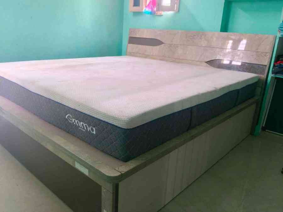Hydraulic bed with storage
