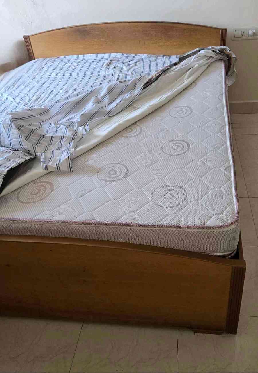 Double cot with mattress