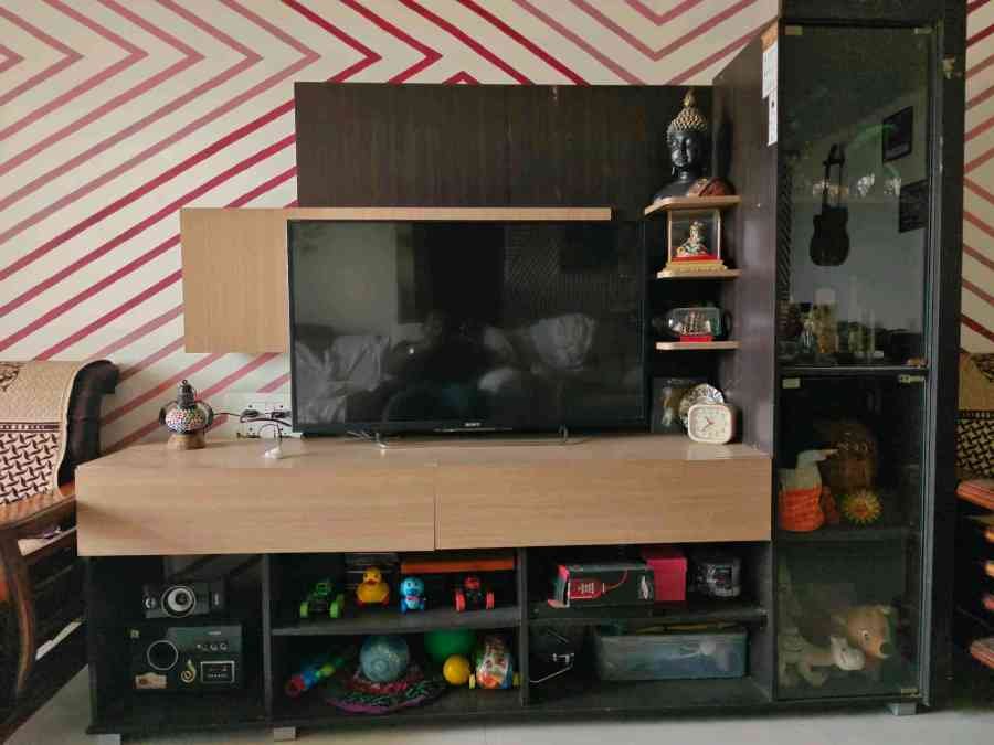 TV Unit with Shelves very good condition