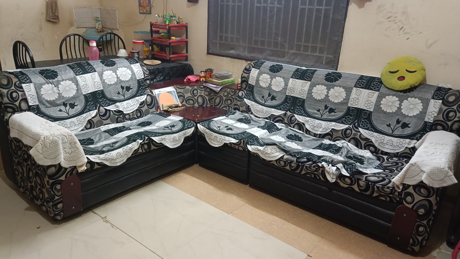 L sofa 5 seater plus side table
