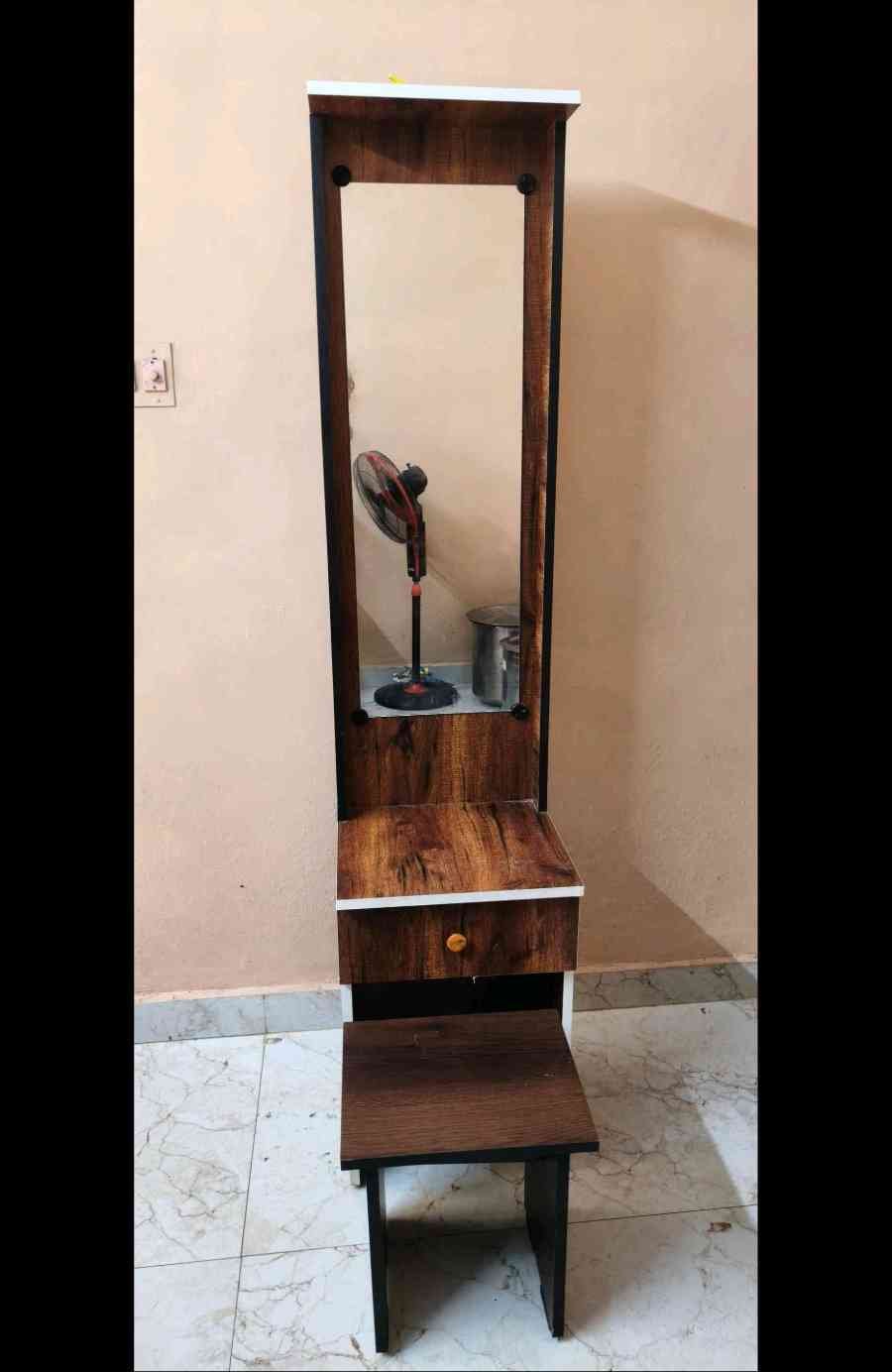 Dressing table 2 nos