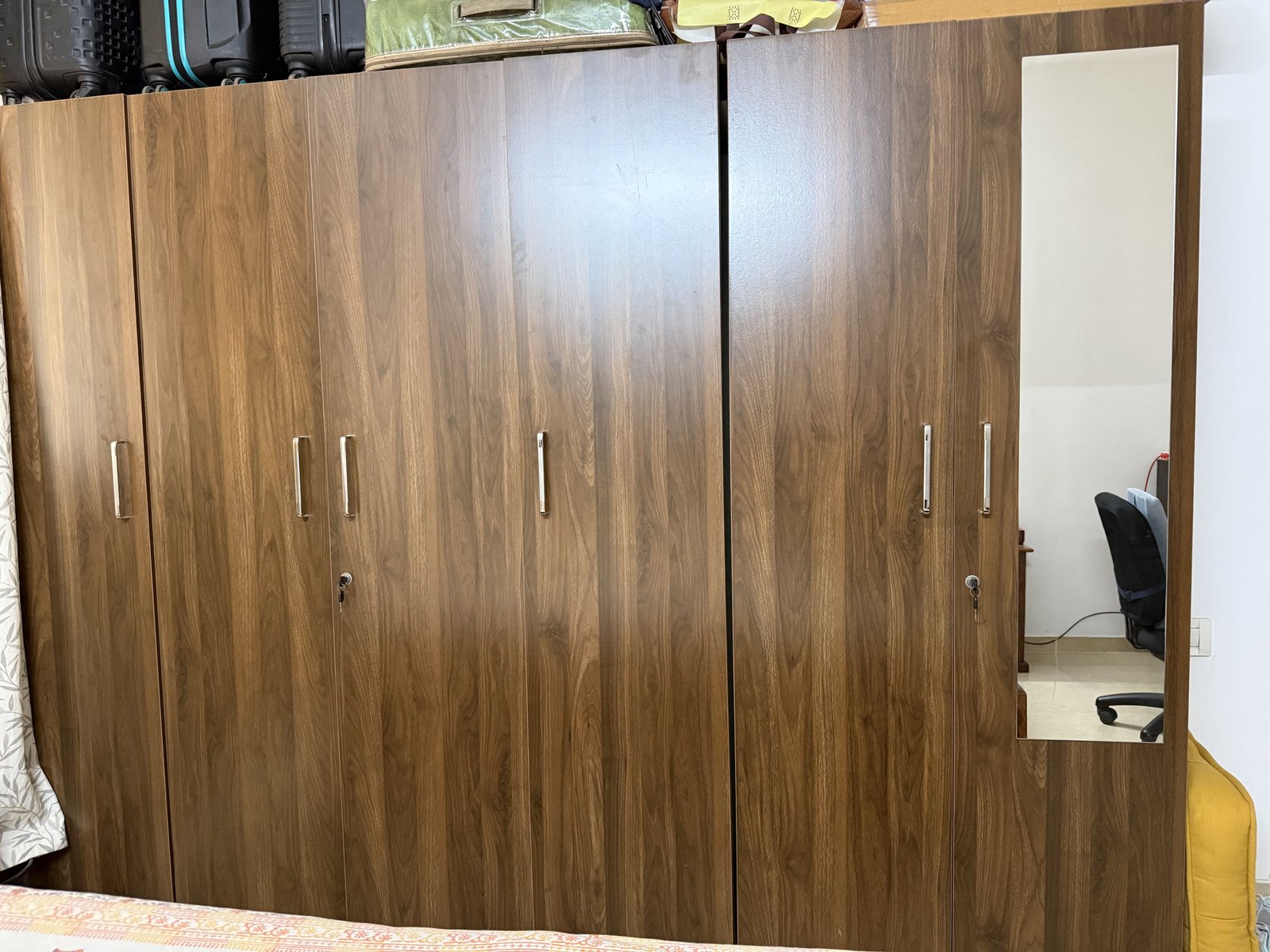 Wakefit 4 door and 2 door wardrobe (lightly used)
