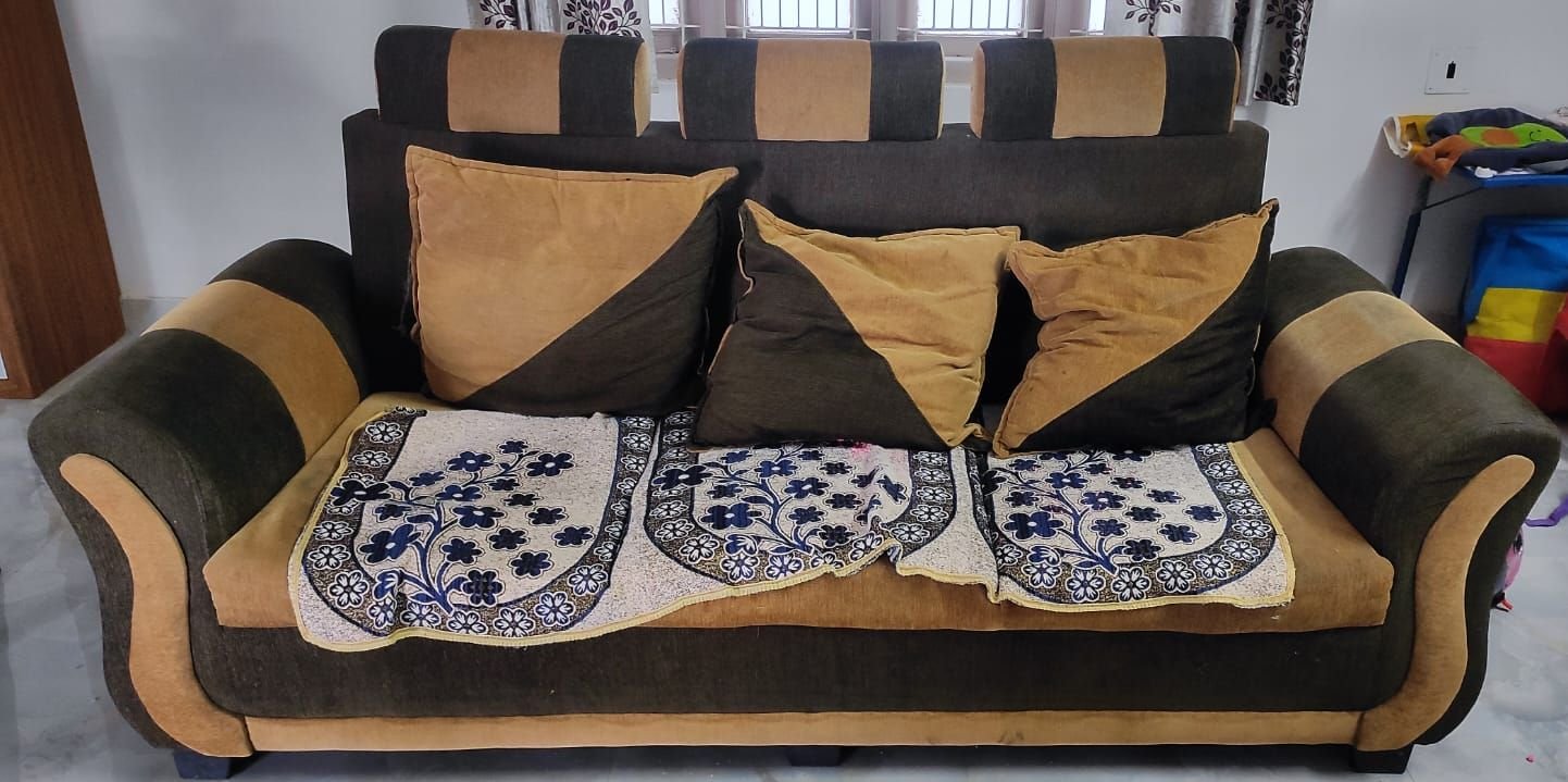 Less used Good condition 3 seater sofa with 3 pillows for sale in Edayarpalayam